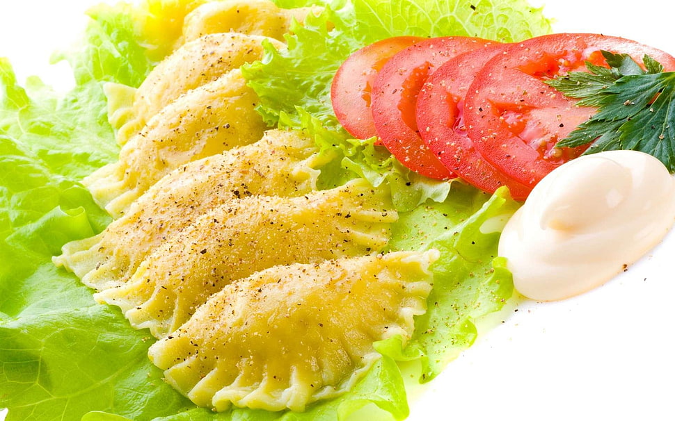sliced tomatoes and cabbage HD wallpaper