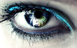 close-up photo of eye HD wallpaper