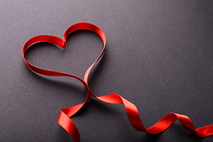 red string formed to red heart