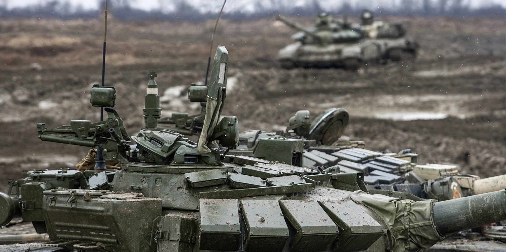 gray metal battle tank, military, tank, Russian Army, mud