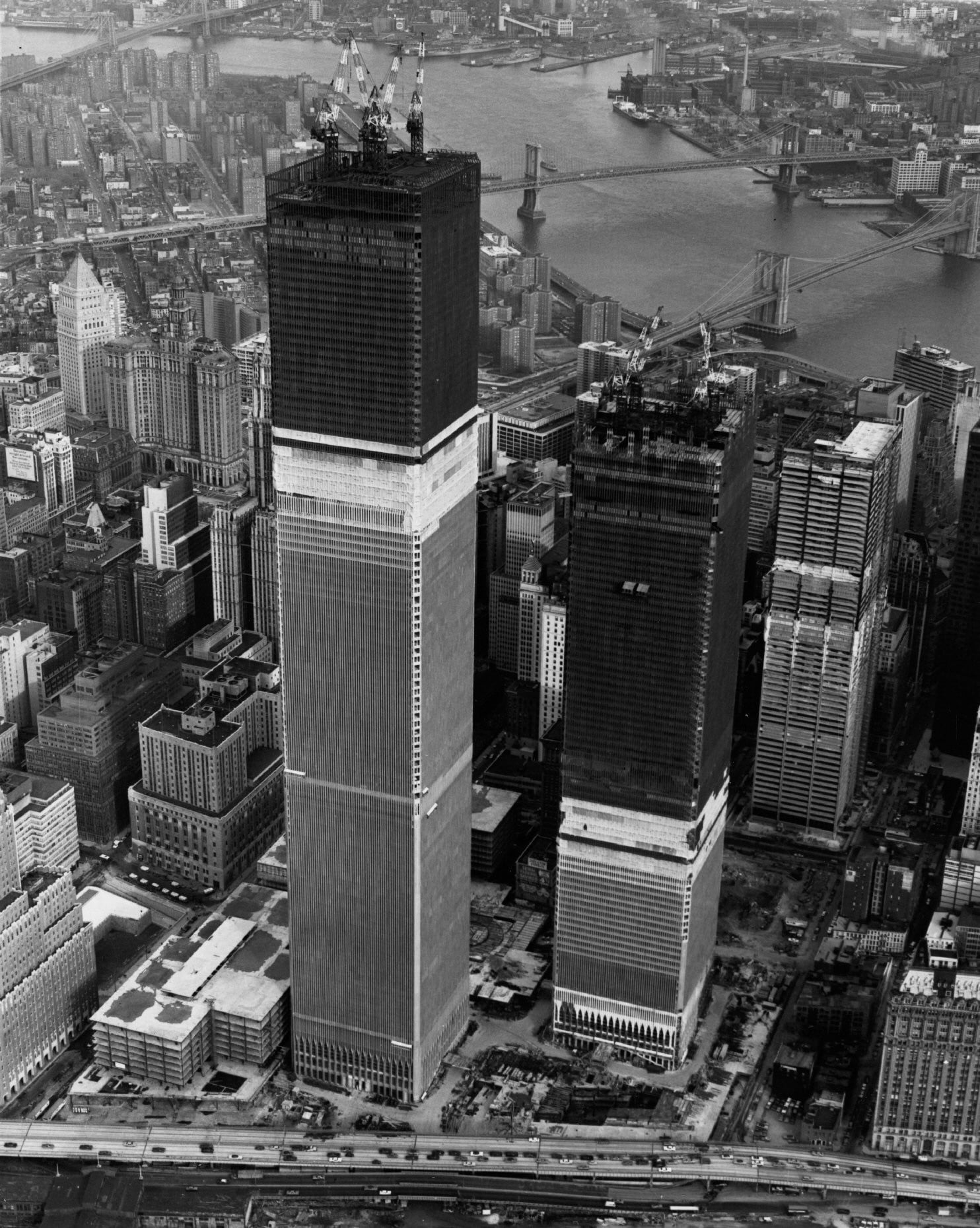 grayscale photo of high-rise building, architecture, building, skyscraper, New York City