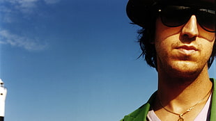 close-up photo of man wearing sunglasses HD wallpaper