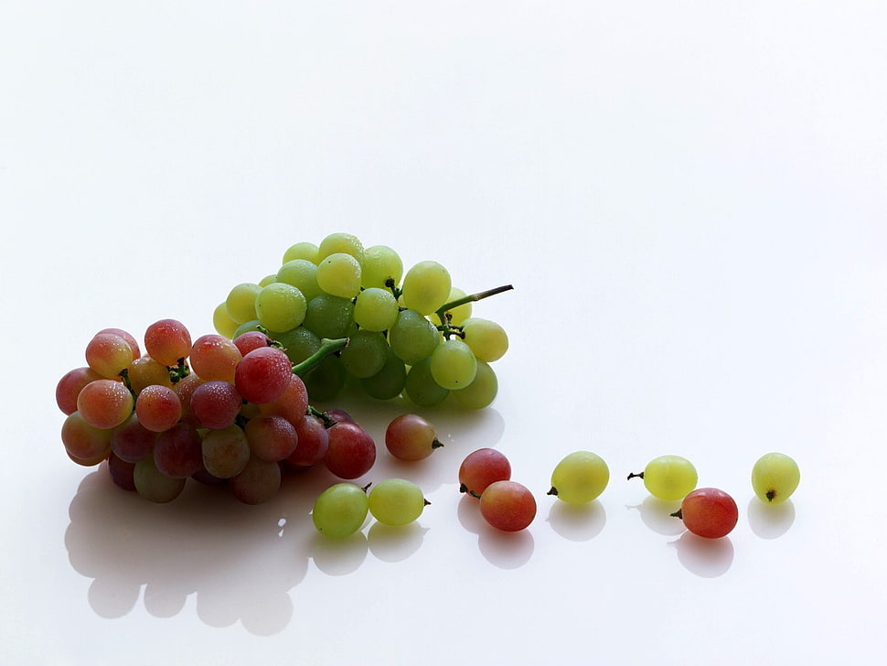 white and red grapes fruit HD wallpaper
