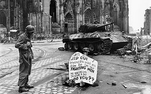 tank and m1 helmet, World War II, Cologne Cathedral, tank, Pzkpfw V Panther HD wallpaper