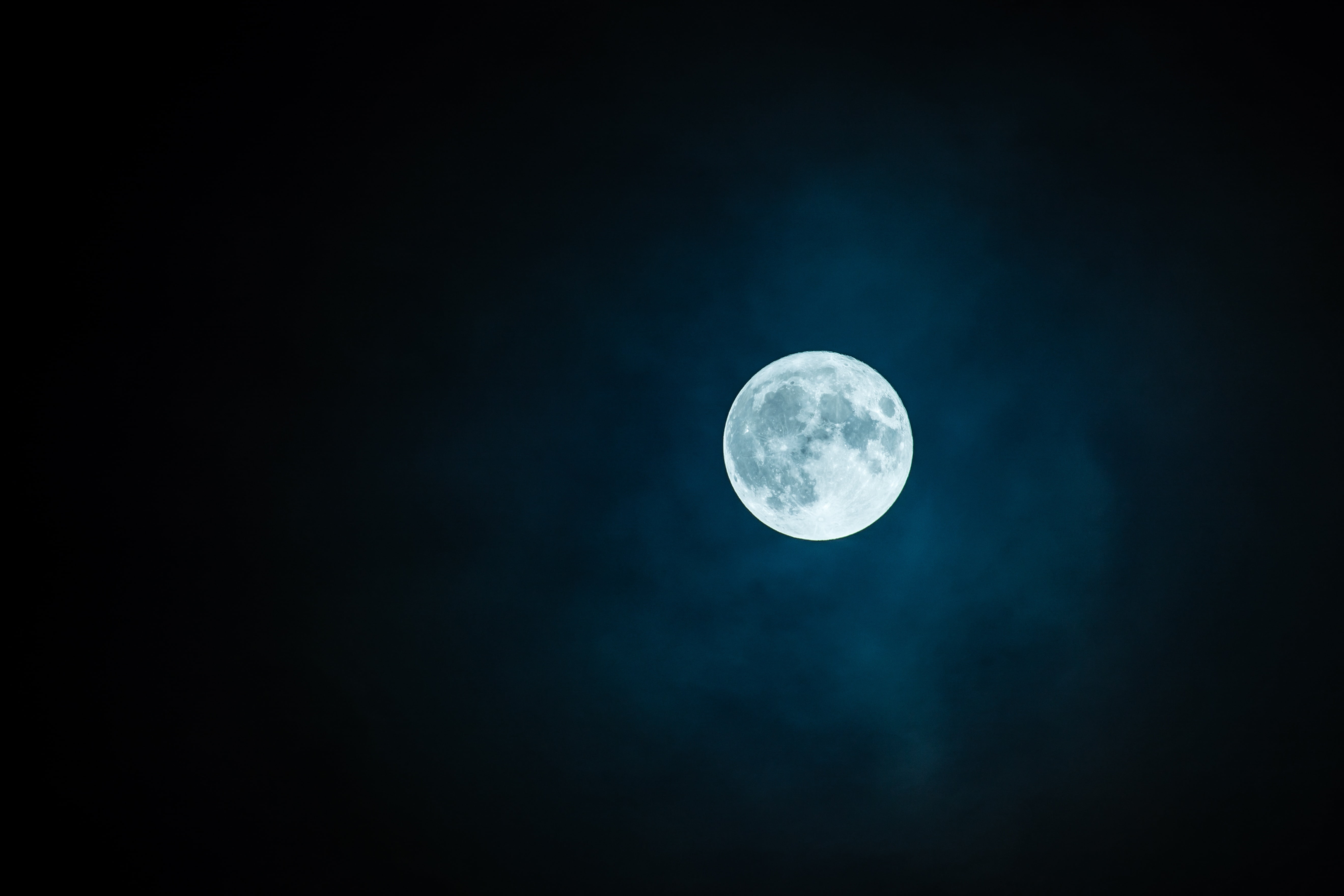 Online Crop White And Grey Moon Hd Wallpaper Wallpaper Flare