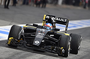 black Renault formula 1