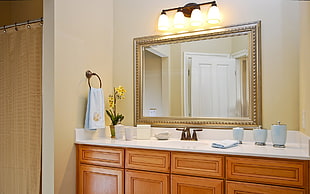 white and brown wooden bathroom vanity HD wallpaper