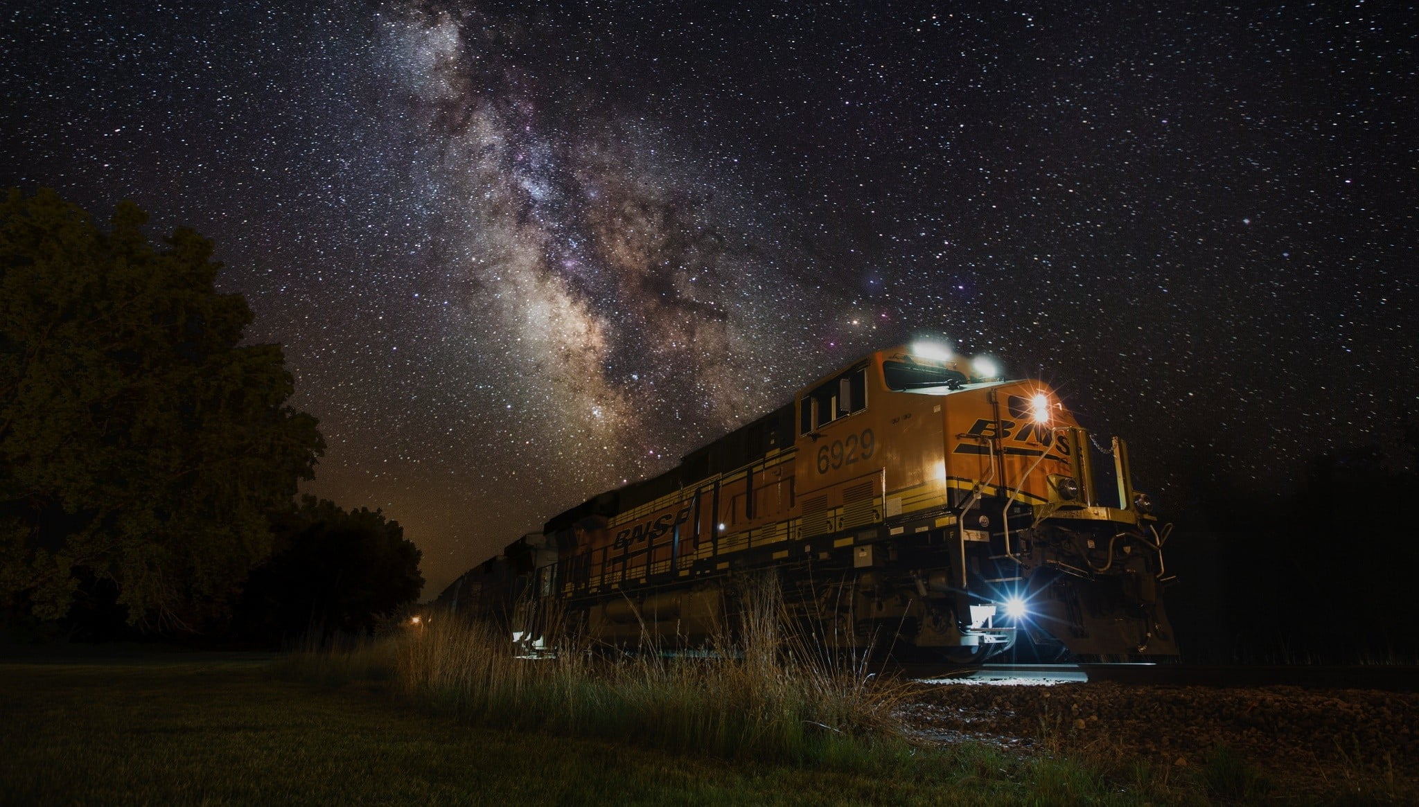 yellow train, train, night, lights, Milky Way