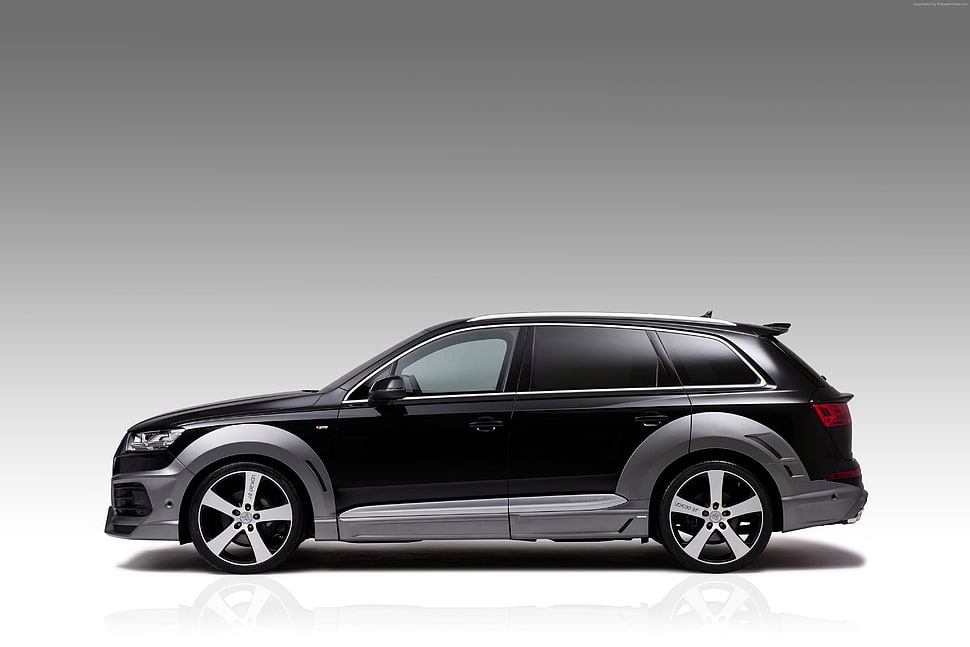 black and gray station wagon HD wallpaper