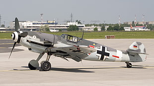 gray and white luftwaffe plane, World War II, military aircraft, aircraft, Messerschmidt