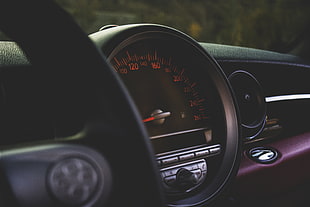 black vehicle speedometer, Speedometer, Auto salon