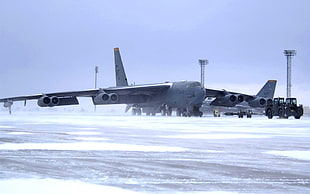 grey airplane, Boeing B-52 Stratofortress, military aircraft, aircraft, Bomber HD wallpaper