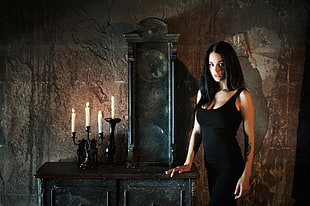 woman wearing black tank top HD wallpaper