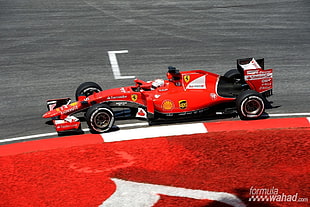 red Ferrari F1 race car, car, Formula 1 HD wallpaper