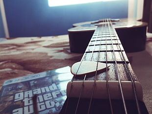 guitar string and guitar pick, music, guitar, GTA5, Grand Theft Auto V HD wallpaper