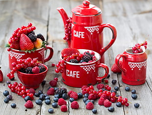 red ceramic Cafe tea set with berries HD wallpaper
