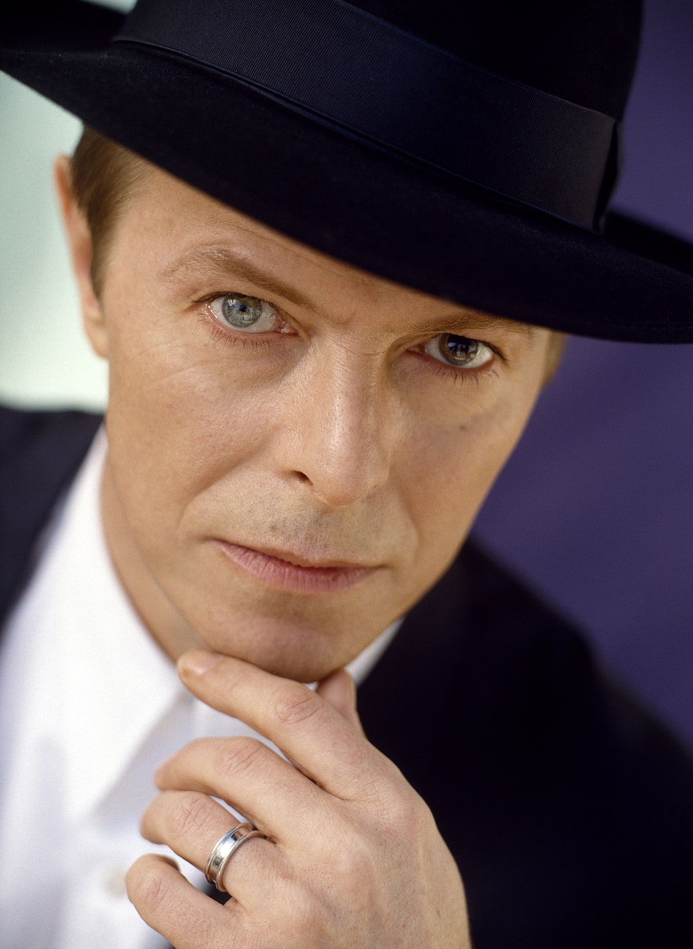 closeup photo on man in black fedora hat HD wallpaper