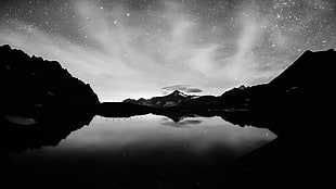 body of water grayscale photo, photography, monochrome, water, night