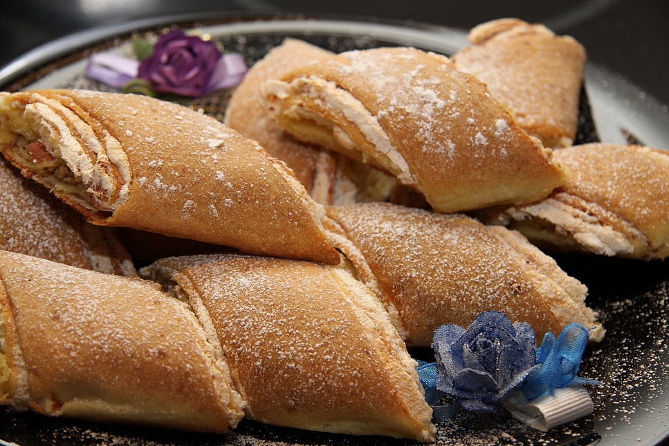 brown bread pastries with fillings HD wallpaper