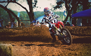 red motocross dirt bike, dirt bikes, motorsports, race tracks HD wallpaper