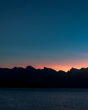 silhouette of mountains graphic wallpaper