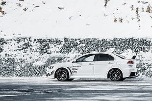 white Sports car HD wallpaper