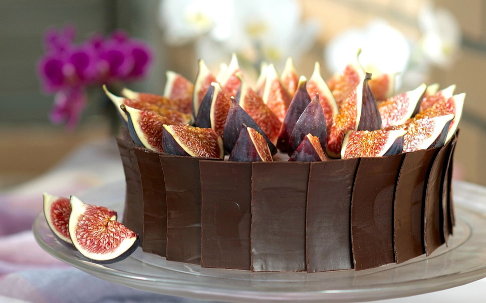 round chocolate cake with pomegranate on top HD wallpaper