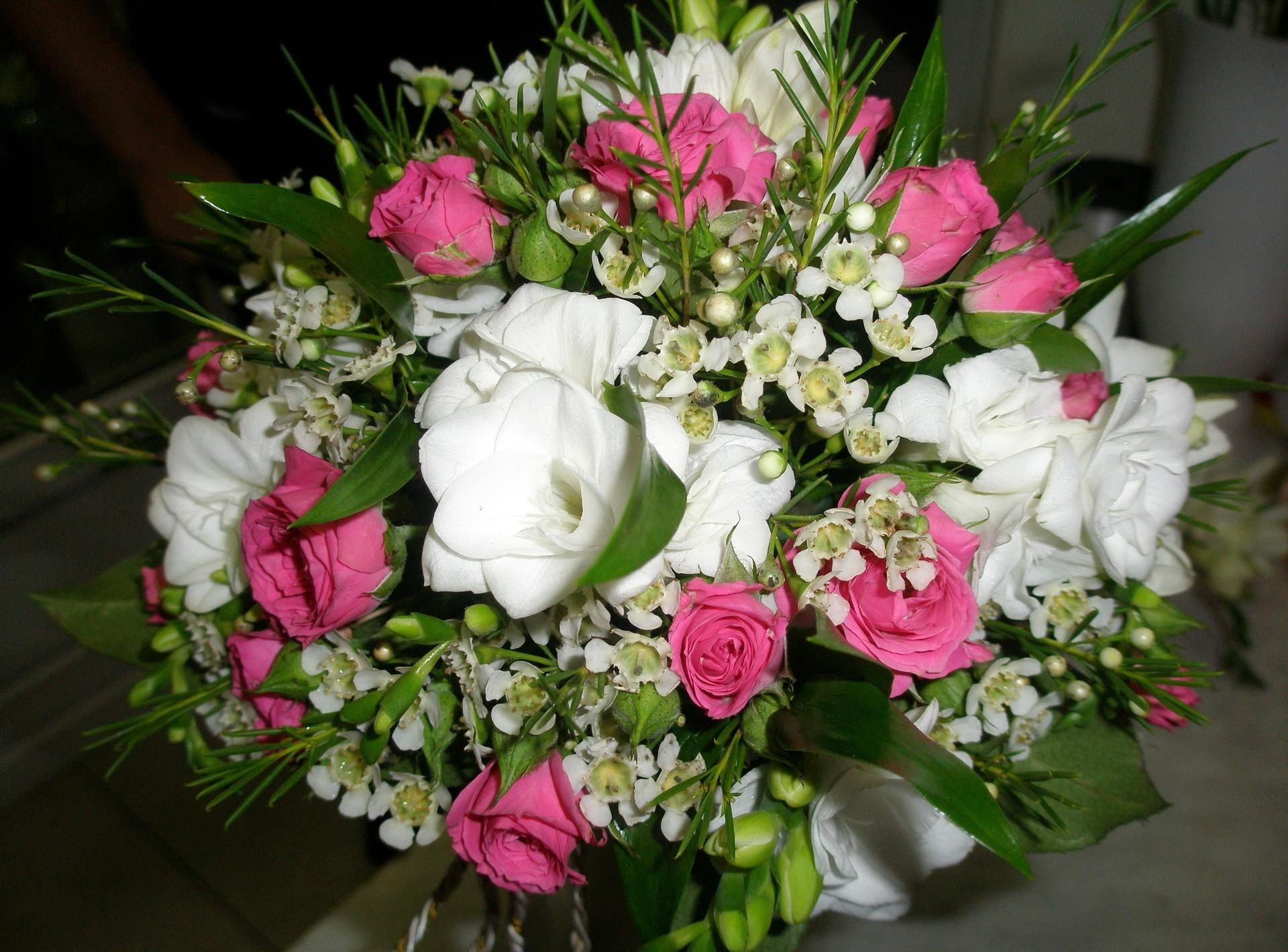 pink, green, and white flower arrangement