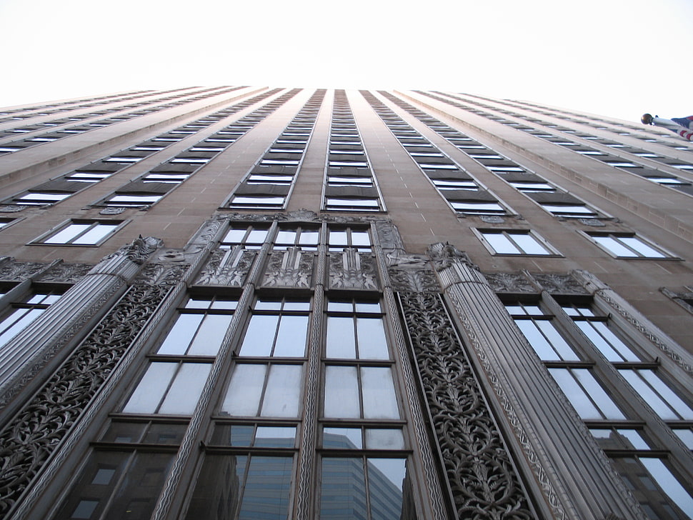 gray concrete high rise building HD wallpaper