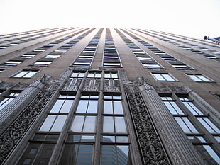 gray concrete high rise building HD wallpaper
