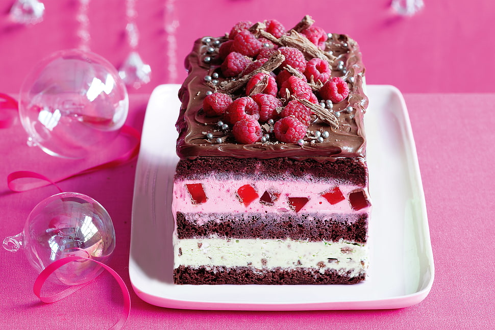 brown and white strawberry cake HD wallpaper