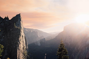 mountain scenery during daytime HD wallpaper