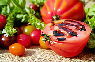photo of sliced tomato