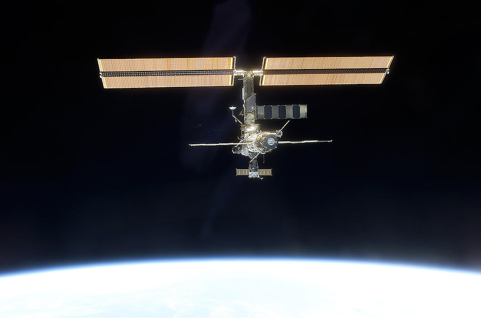 gray and brown satellite HD wallpaper