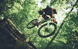 black bicycle, Downhill mountain biking, mountain bikes, helmet, sport  HD wallpaper