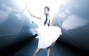 woman in white sleeveless midi dress HD wallpaper