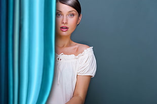 woman in white off-shoulder blouse HD wallpaper