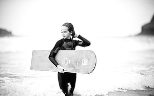 girl holding surfboard HD wallpaper