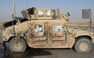 beige vehicle, Hummer H1, military, wreck, war