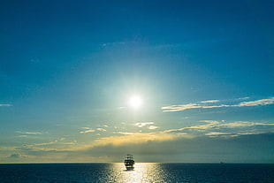 sailing ship on horizon photo HD wallpaper