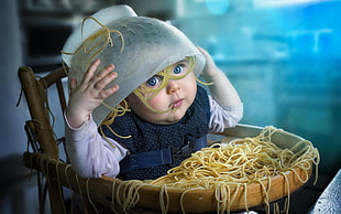 baby's blue and purple long-sleeved shirt and clear glass bowl, baby, spaghetti, humor HD wallpaper