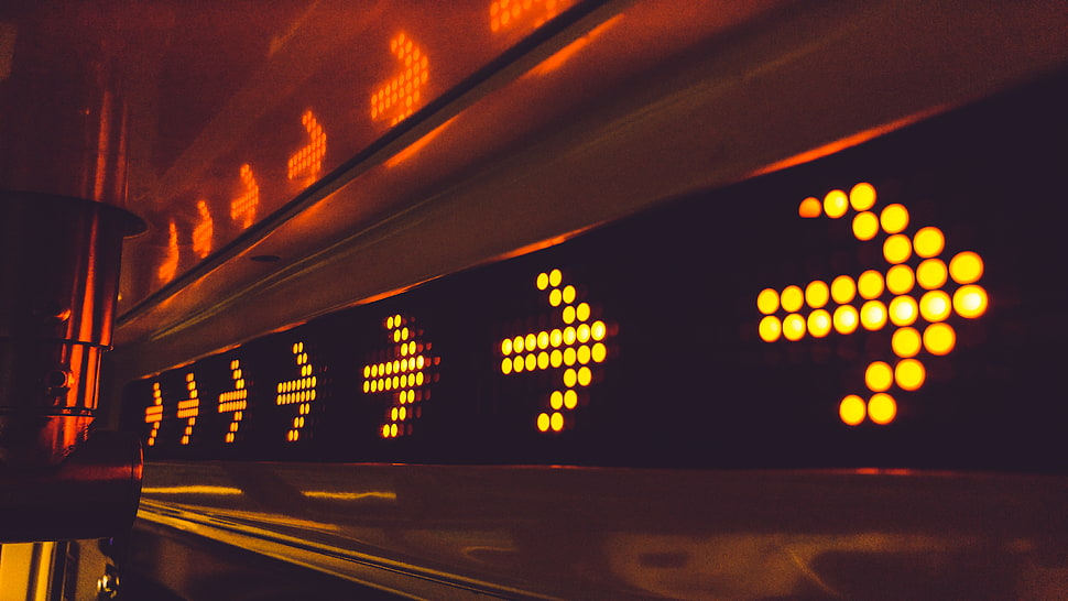 yellow arrow signage, Arrows, Lights, Pointers HD wallpaper