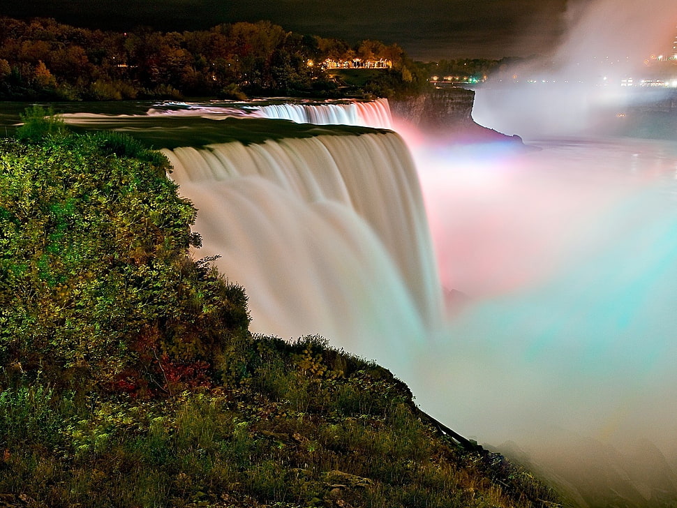 waterfalls during nightime HD wallpaper