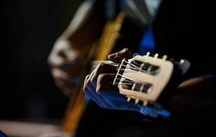 brown acoustic guitar, guitar