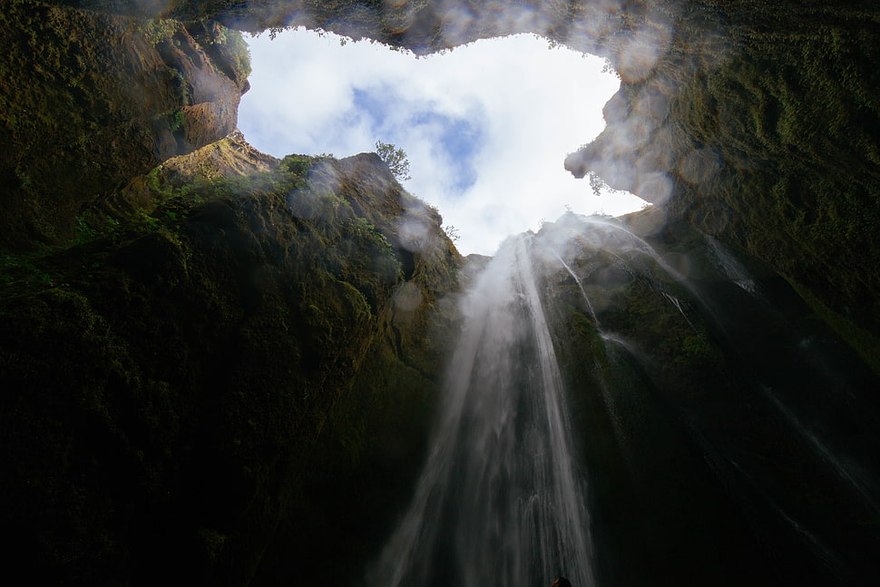 waterfalls during daytime HD wallpaper