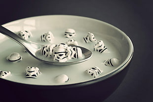 white and black bowl, Star Wars