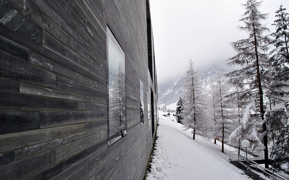 gray and white concrete house, ridges, mountains, winter HD wallpaper