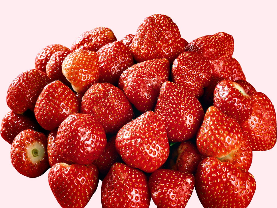 ripe strawberries HD wallpaper