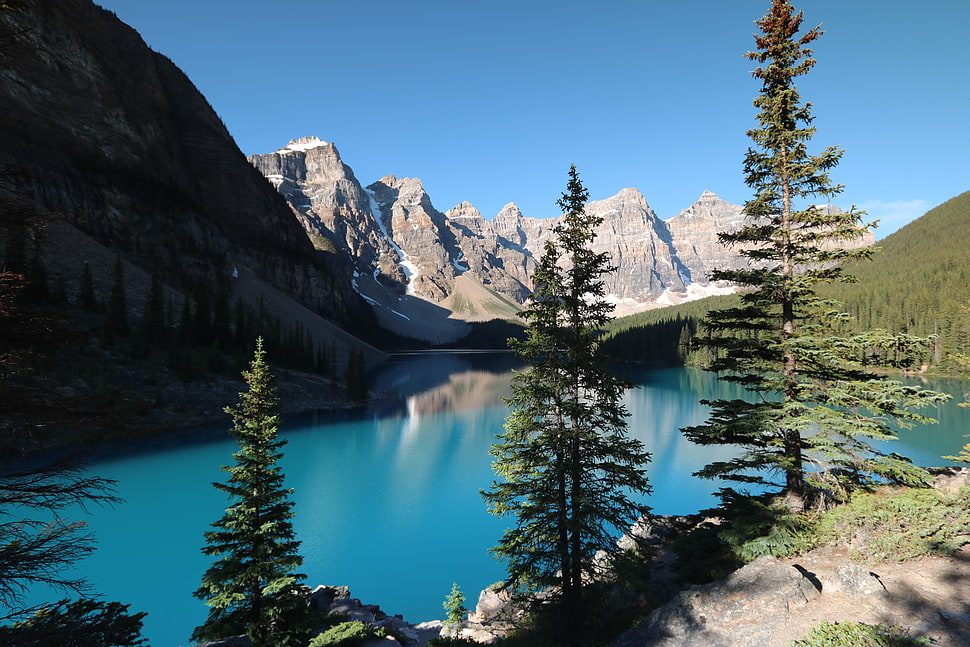 body of water near mountain ranges during daytime, moraine lake, canada HD wallpaper