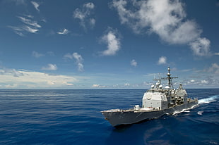 white ship, navy, USS Bunker Hill, Ticonderoga class, Destroyer